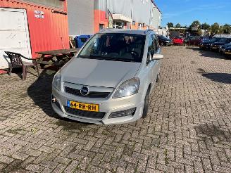 skadebil auto Opel Zafira 1.9 CDTI MPV  Diesel 1.910cc 88kW (120pk) RWD 2005-07/2015-04 (M75) Z19DT; EURO4 2005/7