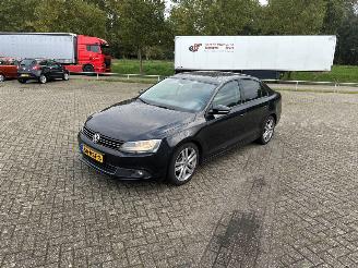 krockskadad bil auto Volkswagen Jetta 1.2 TSI Sedan 4Dr Benzine 1.197cc 77kW (105pk) FWD 2010-10/2017-12  CBZB 2011/7