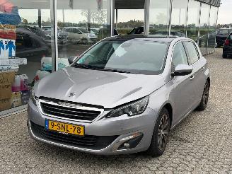 skadebil auto Peugeot 308 1.6 THP Premiere 2013/11