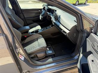 Volkswagen Golf Variant 1.5 eTSI 3x R-LINE PANO picture 9
