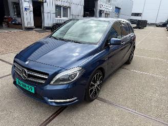 skadebil auto Mercedes B-klasse 200 CDI Business Class / Harman Kardon / Automaat / 2012/6