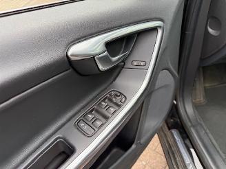 Volvo V-60 2.4 D6 Twin Engine R-Design picture 14
