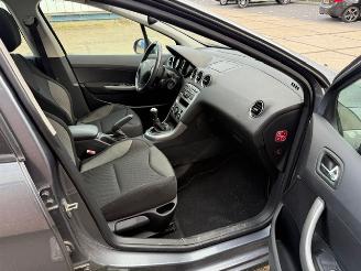 Peugeot 308 1.6 VTi Premiere picture 5
