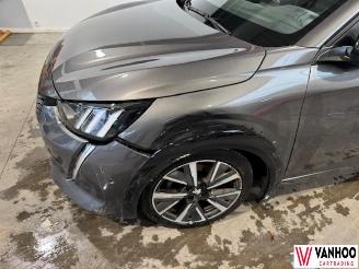 Peugeot 208  picture 2