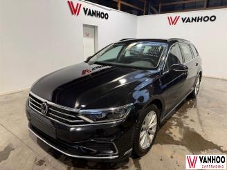 Vaurioauto  passenger cars Volkswagen Passat  2021/1