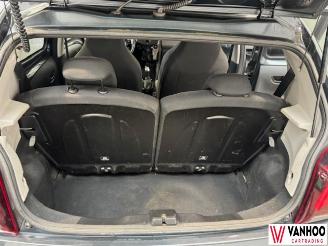 Peugeot 108  picture 13