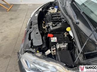 Peugeot 208  picture 10