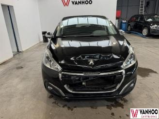 Peugeot 208  picture 3
