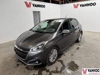 Coche accidentado Peugeot 208  2019/6