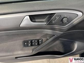 Volkswagen Golf  picture 22