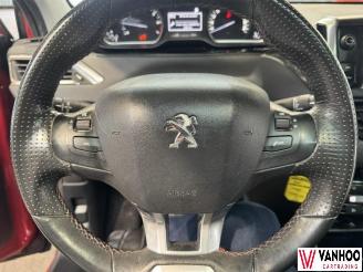 Peugeot 208  picture 19