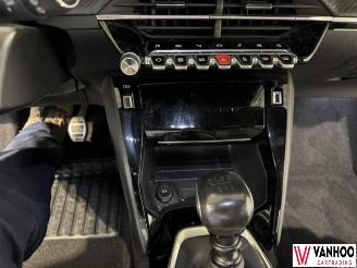 Peugeot 208  picture 15