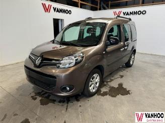 damaged passenger cars Renault Kangoo  2016/10
