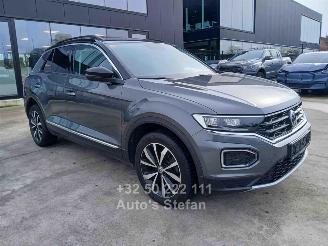 damaged passenger cars Volkswagen T-Roc STYLE 2020/2