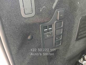 Land Rover Discovery 5 R-DYNAMIC SE D250 AWD picture 34