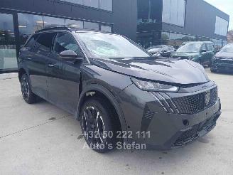 Schadeauto Peugeot e-5008  2025/6