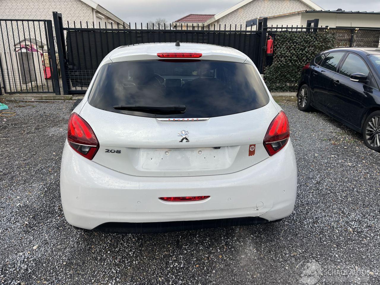 Peugeot 208 BENZINE - AUTOMATIC