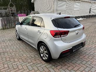 Kia Rio BENZINE - AUTOMATIC picture 2