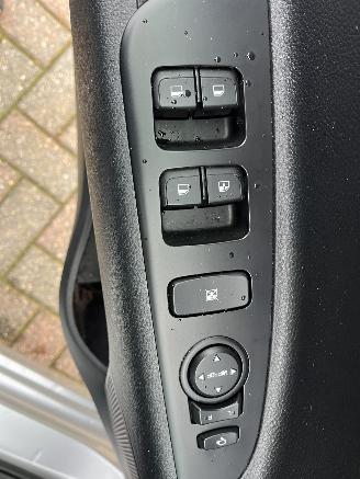 Kia Rio BENZINE - AUTOMATIC picture 16