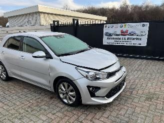 Kia Rio BENZINE - AUTOMATIC picture 6