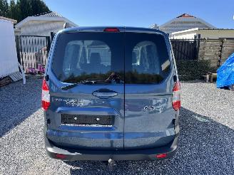 Damaged car Ford Courier TRANSIT COURIER 5-PERSONEN 2019/4