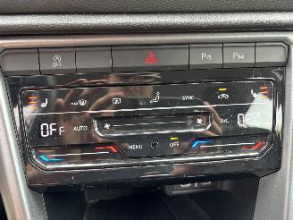 Volkswagen T-Roc  picture 11