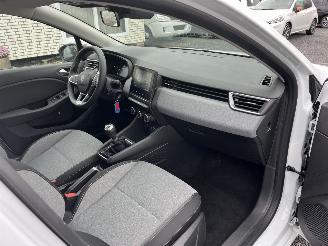 Renault Clio BENZINE - CAR DRIVE picture 17