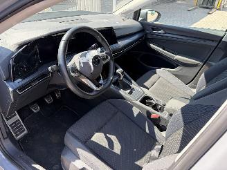 Volkswagen Golf BENZINE UNITED picture 19