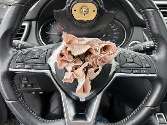 Nissan Qashqai AUTOMATIC -- DIESEL picture 22