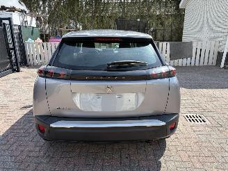 Schadeauto Peugeot 2008 BENZINE  -- KLIMATRONIK -- NAVI 2022/11