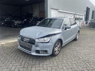 Unfallwagen Audi A1 1.0 tfsi mooie auto!! 2018/1