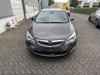 Avarii autoturisme Opel Astra 1.6 Turbo Cosmo Automaat 2012/6