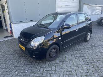 krockskadad bil auto Kia Picanto 1.1 X-clusive Airco 2009/4