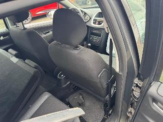 Peugeot 207 1.4 Vti Xline picture 6