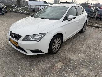 damaged passenger cars Seat Leon 1.2 TSI Style 2014/4