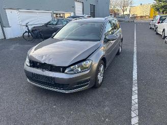 skadebil auto Volkswagen Golf 1.6 TDI Highline 2013/10