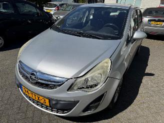 Vaurioauto  passenger cars Opel Corsa 1.4-16V Cosmo 2012/4