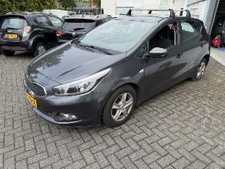 Kia Cee d 1.4 CVVT X-tra picture 1