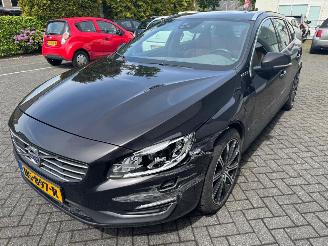 skadebil auto Volvo V-60 2.4 D6 Twin Engine R-Design 2015/12