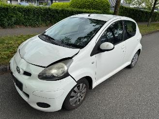 Coche accidentado Toyota Aygo 1.0-12V Xcite White search 2009/10