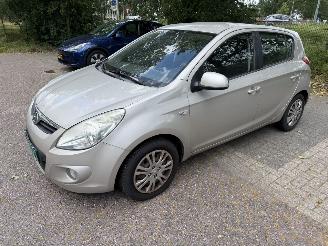 krockskadad bil auto Hyundai I-20 1.2i DynamicVersion 2010/3