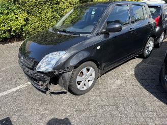 krockskadad bil auto Suzuki Swift 1.3 Bandit 2008/9