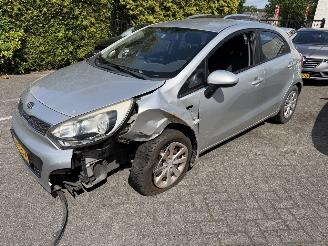damaged passenger cars Kia Rio 1.2 CVVT Comfort Pack 2012/4