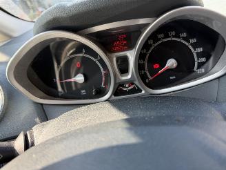 Ford Fiesta 1.4 Titanium picture 15