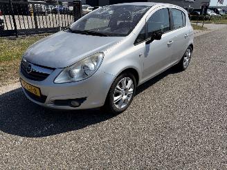 Schadeauto Opel Corsa 1.2 16V 111 Edition Automaat 2010/6