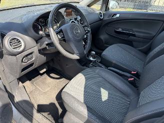 Opel Corsa 1.2 16V 111 Edition Automaat picture 7