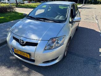 Schadeauto Toyota Auris 2.2 D-4D Executive 2009/10