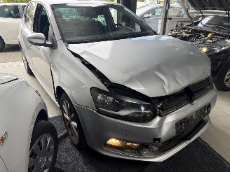 skadebil auto Volkswagen Polo 1.0 comfortline 2015/9