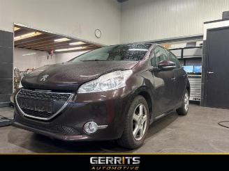 krockskadad bil auto Peugeot 208 208 I (CA/CC/CK/CL), Hatchback, 2012 / 2019 1.2 Vti 12V PureTech 82 2013/6