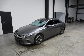 krockskadad bil auto Mercedes A-klasse BERLINE 2021/4